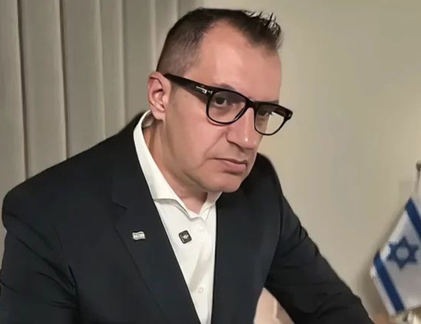 ТЕЛ АВИВ, 13. ЈУНА /СРНА/ - Израел је спреман за било који сценарио и било какав развој догађаја, укључујући рат пуних размјера са Ираном, изјавио је за ТАСС савјетник у кабинету израелског премијера Дмитриј Генделман.