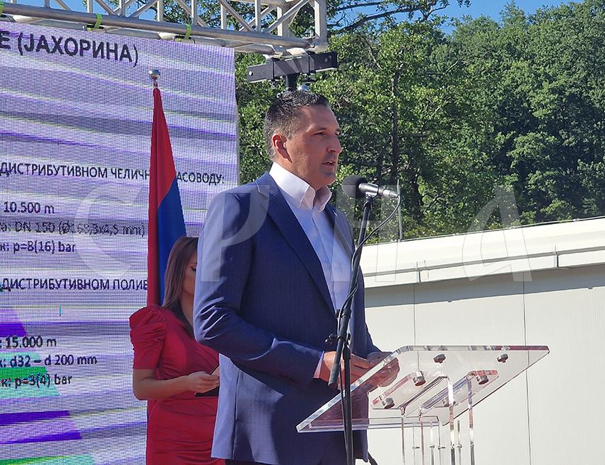 ŠEKOVIĆI, JUNE 15 /SRNA/ - The general director of Sarajevo-Gas Company, Nedeljko Elek, has stated today that the construction of a gas pipeline of just under 50 kilometers is a serious undertaking for any country in the world, especially for the small Republika Srpska, which today is launching the construction of gas pipeline in +its eastern region using its own resources.