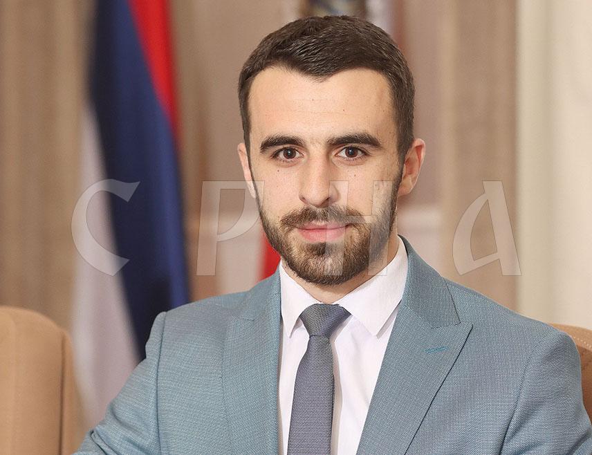 BANJA LUKA, JUNE 17 /SRNA/ - Nemanja Davidović, advisor to the President of Republika Srpska, told SRNA that it is essential that the head of Republika Srpska is a man who does not back down under pressure and who has already shown that he knows how to protect national and state interests.