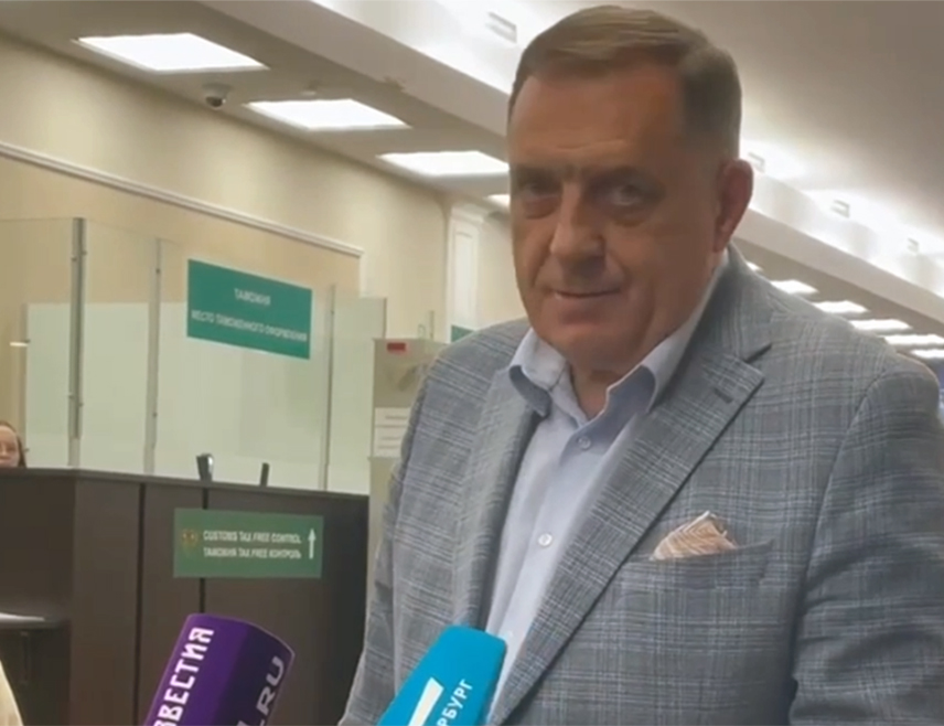 САНКТ ПЕТЕРБУРГ, 17. ЈУНА /СРНА/ - Предсједник Републике Српске Милорад Додик изјавио је да ће његово учешће на Међународном економском форуму у Санкт Петербургу бити прилика за јачање контаката како са Руском Федерацијом, тако и са другим пријатељским земљама.