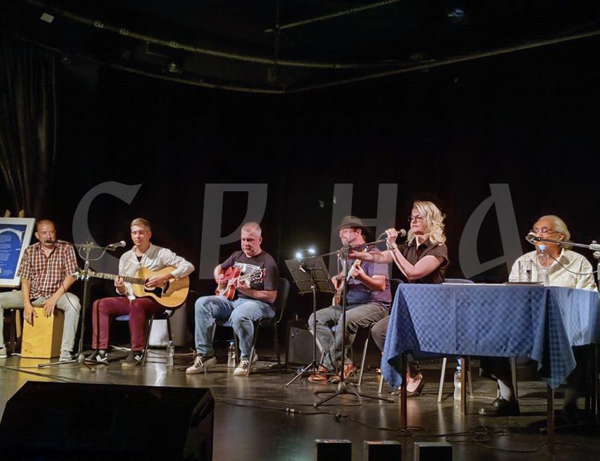 ИСТОЧНО НОВО САРАЈЕВО, 19. ЈУНА /СРНА/ - У Културном центру Источно Ново Сарајево вечерас је одржано јединствено поетско-музичко вече "Жива реч – Перо и Милош Зубац", поводом 29 година постојања Матичне библиотеке Источно Сарајево.