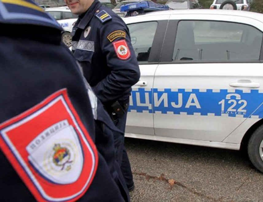 ГРАДИШКА, 20. ЈУНА /СРНА/ - Пјешак из Градишке чији су иницијали Н.М. повријеђен је у саобраћајној незгоди у којој је учествовало и лице С.В. које је управљало теретним возилом "рено", саопштено је из градишке Полицијске управе.