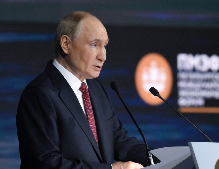 САНКТ ПЕТЕРБУРГ, 20. ЈУНА /СРНА/ - Предсједник Русије Владимир Путин изјавио је да је Москва увјерена да је могуће пронаћи рјешење прихватљиво и за Иран и за Израел.
