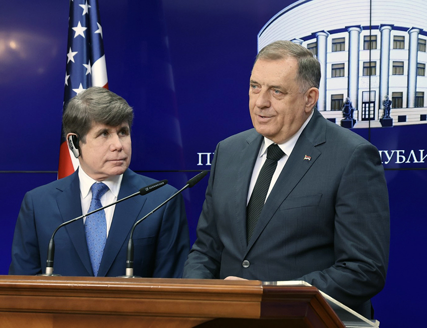 БАЊАЛУКА, 23. ЈУНА /СРНА/ - Предсједник Републике Српске Милорад Додик изјавио је данас да се не осјећа угрожено након информације о припреми атентата на њега, те да треба брзо, јавно и јасно рећи имена и мотив оних који су све припремали.