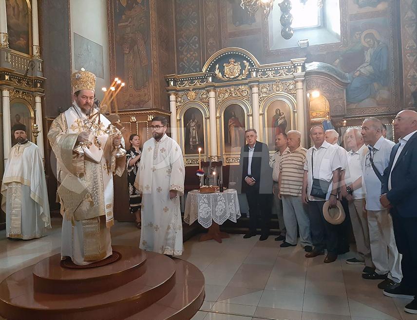 БЕОГРАД, 24. ЈУНА /СРНА/ - Представништво Републике Српске у Србији организовало је у Београду обиљежавање Видовдана - крсне славе Војске Републике Српске /ВРС/ и Трећег пјешадијског /Република Српска/ пука Оружаних снага БиХ.