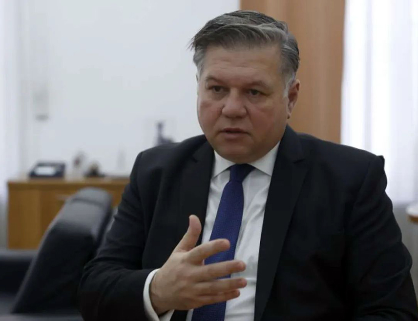 ИСТОЧНО САРАЈЕВО, 24. ЈУНА /СРНА/ - Замјеник министра иностраних послова у Савјету министара Јосип Бркић изјавио је да је сарајевска "тројка", која се декларативно највише залаже за европски пут, кривац за неуспјех БиХ на том путу.