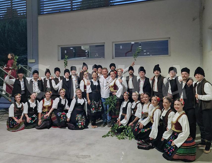 БАЊАЛУКА, 24. ЈУНА /СРНА/ - У Италији је одржан највећи фестивал фолклора српске дијаспоре у Европи који је за два дана трајања окупио око 5.000 посјетилаца и 1.300 извођача из 22 удружења, рекао је Срни предсједник Уније српске дијаспоре Ђорђе Милановић.