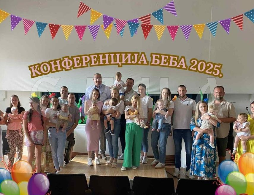 ХАН ПИЈЕСАК, 26. ЈУНА /СРНА/ - На "Конференцији беба" на Хан Пијеску, гдје је од Видовдана прошле године рођено 16 беба, вечерас је изабрано трочлано предсједништво - најстарија, најмлађа и беба из најбројније породице.