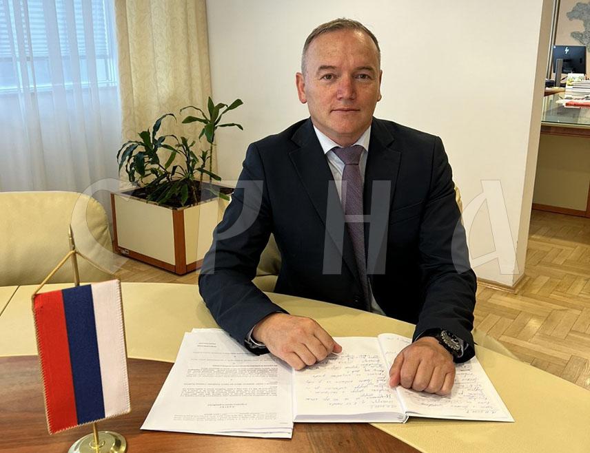 БАЊАЛУКА, 2. ЈУЛА /СРНА/ - Законом о иновационој дјелатности Републике Српске стварају се претпоставке за оснивање "стартапова" и "спинофова" у оквиру већ постојећих привредних друштава што ће допринијети отварању нових радних мјеста, рекао је Срни помоћник министра за научнотехнолошки развој Српске Зоран Бјелајац.