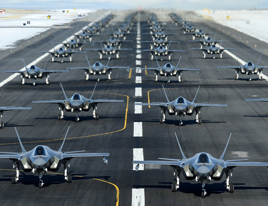 РИМ, 2. ЈУЛА /СРНА - РИА Новости/ - Пилоти ће се обучавати за управљање авионима "Ф-35" у Италији, чиме ће та држава постати прва која ће омогућити такву обуку изван САД, изјавио је италијански министар одбране Гвидо Кросето.