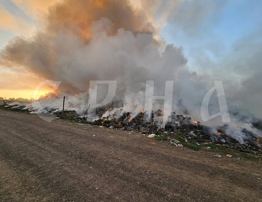 БРОД, 3. ЈУЛА /СРНА/ - Под контролу је стављен пожар на градској депонији у Броду, а интервенисали су припадници Територијалне ватрогасно-спасилачке јединице и Јавног комуналног предузећа "Комвод".