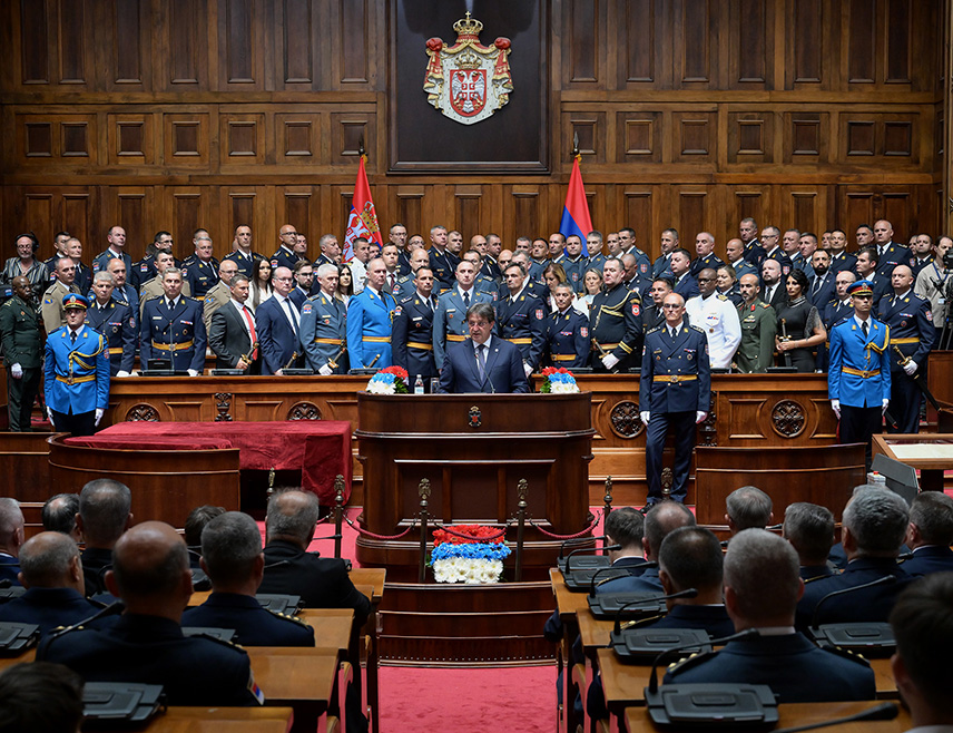 БЕОГРАД, 4. ЈУЛА /СРНА/ - Министар одбране Србије Братислав Гашић рекао је данас да су безбједност отаџбине и способност за њену одбрану предуслов постојања свих других вриједности српског слободољубивог народа.