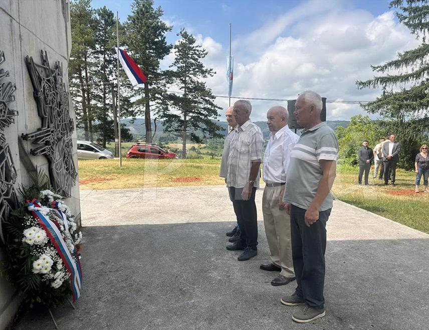 ПРИЈЕДОР, 5. ЈУЛА / СРНА/ - На брду Патрија у близини Приједора данас су обиљежене 83 године од пробоја непријатељског обруча на Козари у Другом свјетском рату.