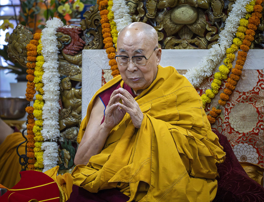 ХАРАМШАЛА, 6. ЈУЛА /СРНА/ - Далај лама је напунио 90 година окружен хиљадама сљедбеника у хималајском граду Дарамшали, гдје духовни вођа тибетанског будизма живи у егзилу откад је побјегао од кинеске власти у Тибету 1959. године.