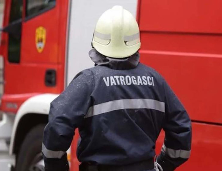 TРЕБИЊЕ, 7. ЈУЛА /СРНА/ - У пожару у требињском селу Требијови изгорјела је штала власништво лица З. Ђ, саопштено је данас из Полицијске управе Требиње.