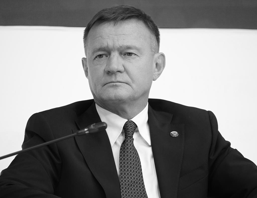 МОСКВА, 7. ЈУЛА /СРНА/ - Бивши руски министар саобраћаја Роман Старовојт извршио је самоубиство, пише "Известија", позивајући се на неименоване изворе.