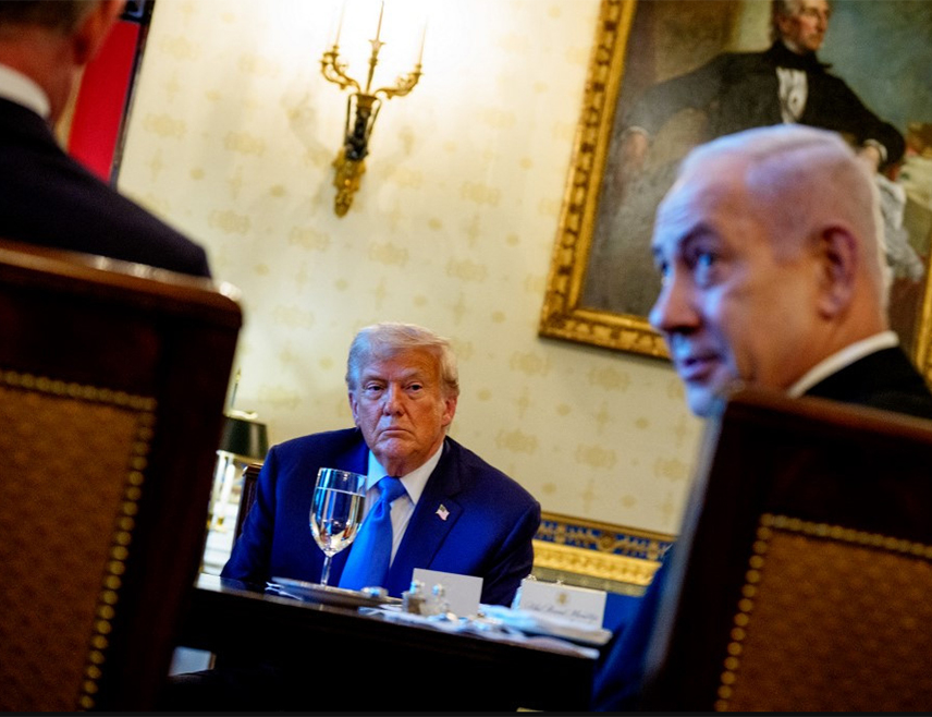 ВАШИНГТОН, 8. ЈУЛА /СРНА/ - Израел неће пристати на оснивање палестинске државе са пуним суверенитетом и накнадно преношење кључних овлаштења, нарочито у смислу безбједности, рекао је новинарима израелски премијер Бењамин Нетанјаху током састанка са предсједником САД Доналдом Трампом.