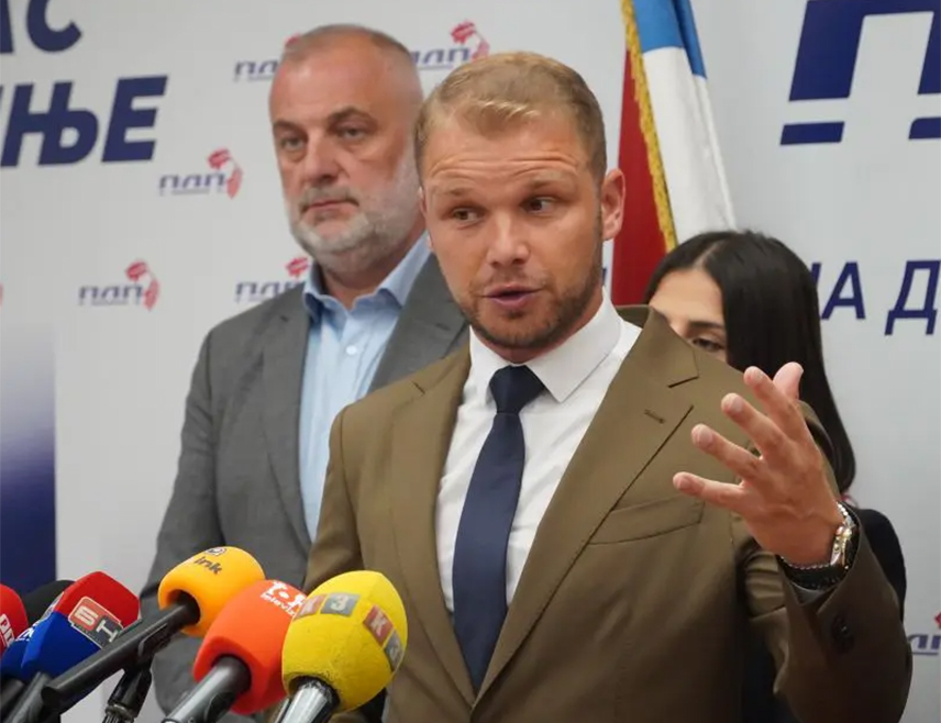 БАЊАЛУКА, 9. ЈУЛА /СРНА/ - Предсједник ПДП-а Драшко Станивуковић изјавио је да се пред вануставним Судом БиХ против предсједника Републике Српске Милорада Додика води политички монтиран процес који нема везе са правом.