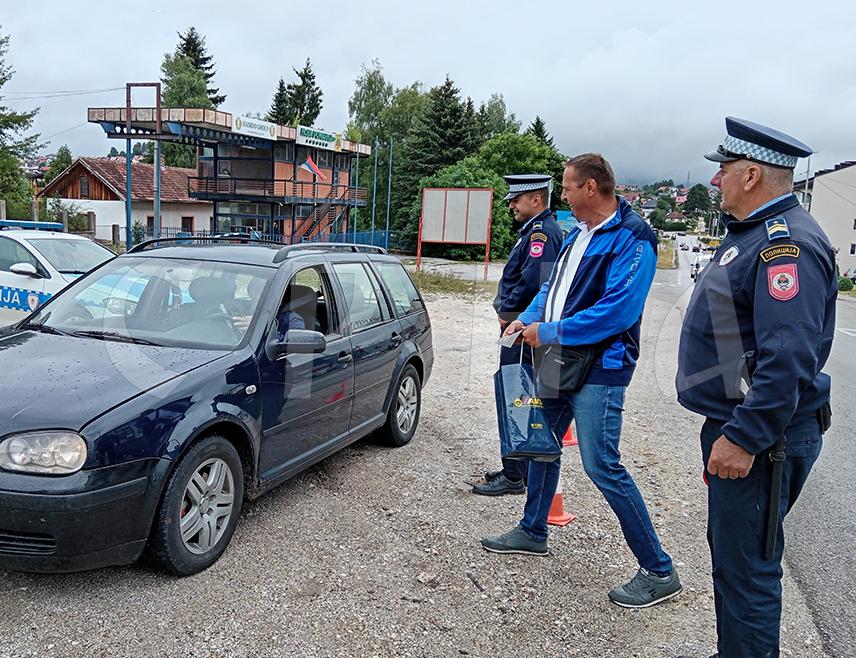 СОКОЛАЦ, 9. ЈУЛА /СРНА/ - На Сокоцу је данас организована акција у оквиру превентивне кампање "Лако је брзину смањити" чији је главни циљ повећање нивоа безбједности у саобраћају.