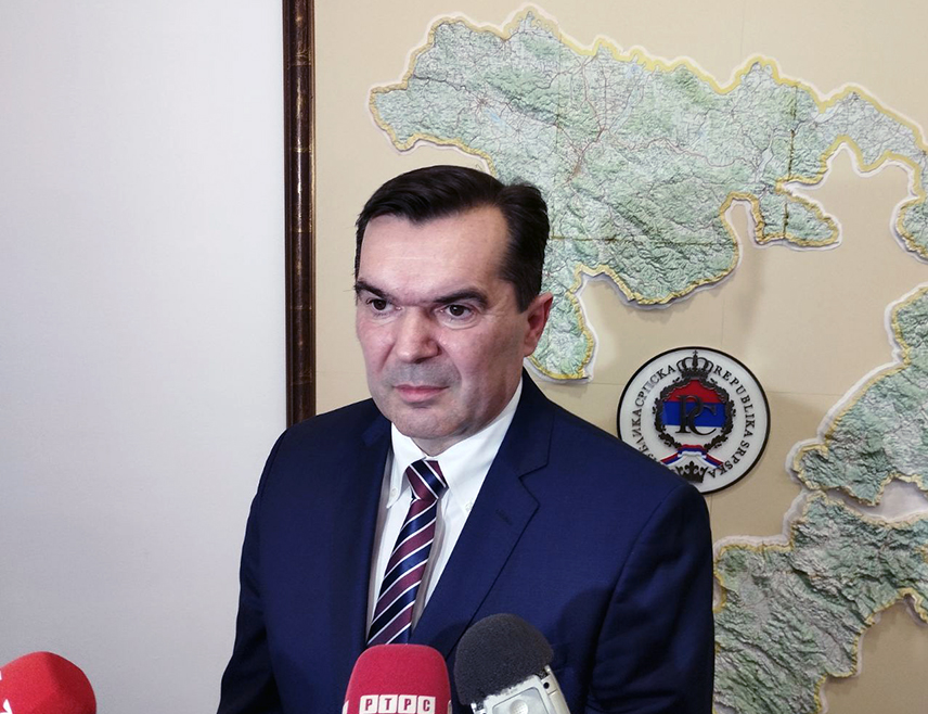БАЊАЛУКА, 11. ЈУЛА /СРНА/ - Република Српска се залаже за рационалан приступ који подразумијева уважавање свих жртава, али и за истину да би се одржали мир и стабилност у БиХ кроз договор домаћих актера без уплитања међународног фактора, изјавио је Срни бивши министар унутрашњих послова Дарко Матијашевић.
