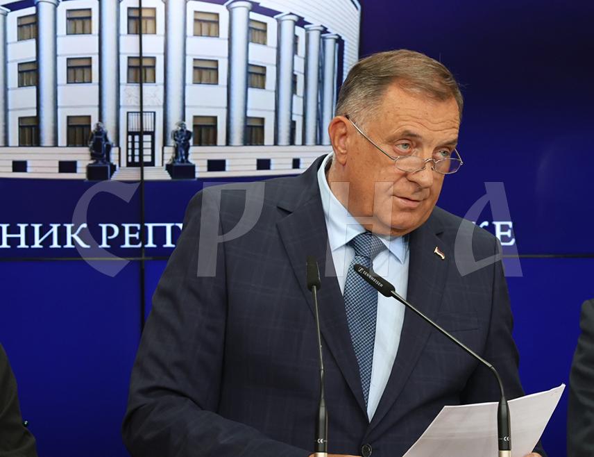 BANJA LUKA, JULY 17 /SRNA/ - Republika Srpska President Milorad Dodik stated today that Republika Srpska will immediately make a decision on independence if Christian Schmidt encroaches on property.