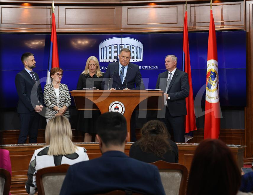 BANJA LUKA, JULY 17 /SRNA/ – President of Republika Srpska Milorad Dodik stated that the "Vijadukt" case is the robbery of the century, organized by lawyer clans from Banja Luka and Sarajevo, with the support of several important representatives of the international community, now joined by Christian Schmidt.