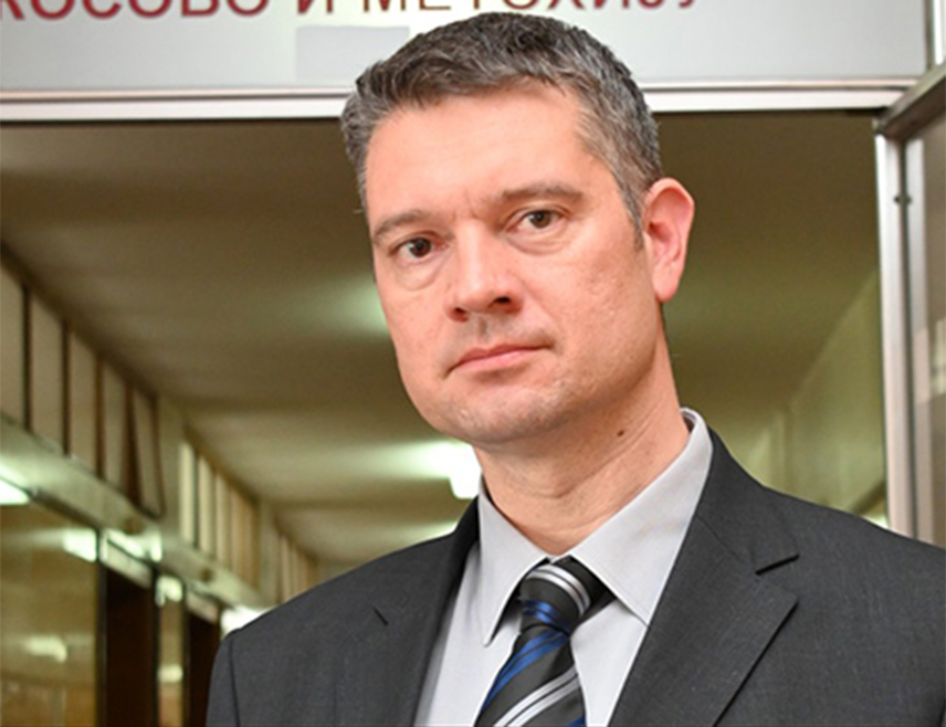 КОСОВСКА МИTРОВИЦА, 18. ЈУЛА /СРНА/ - Помоћник директора Канцеларије Владе Србије за Косово и Метохију Игор Поповић, задужен за правна питања, приведен је вечерас по налогу премијера самопроглашеног Косова Аљбина Куртија, објавила је Канцеларија.