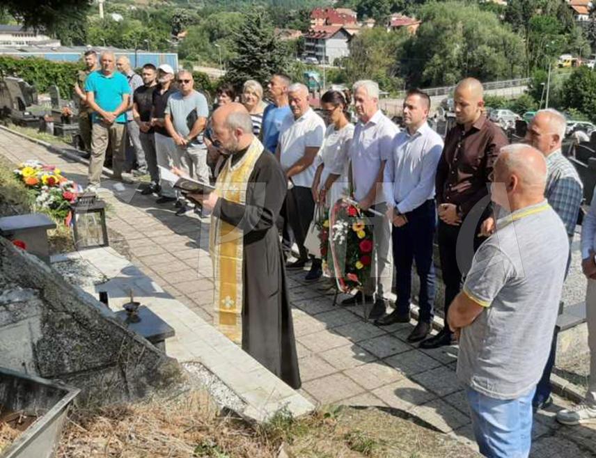 FOČA, JULY 23 /SRNA/ – A memorial service was held today at the Božovac City Cemetery in Foča for 43 Serb victims from Jabuka near Foča, who perished in a heinous massacre committed by Muslim forces on this day in 1992.