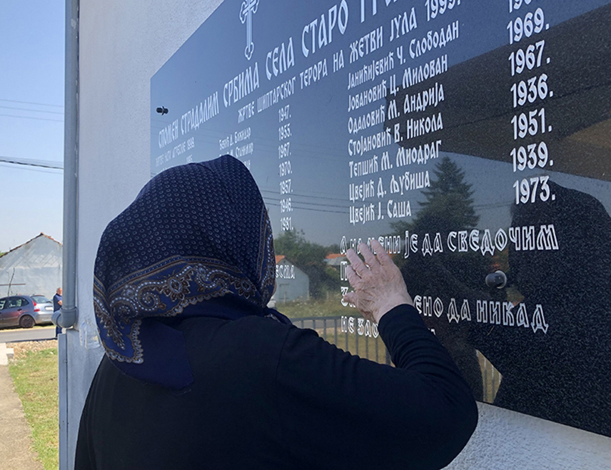 БЕОГРАД, 23. ЈУЛА /СРНА/ - У Старом Грацком код Липљана данас је служен парастос и положени вијенци поводом 26 година од свирепог убиства 14 српских жетелаца, од којих је најмлађи имао свега 17 година.