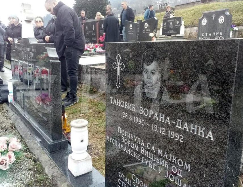 "Ноћас, ако Алах да, ви одлазите на један важан задатак, на којем ћете се 
трудити што више Срба побити, јер су мртви Срби најбољи Срби. Учините све да таквих највише буде. Убијајте редом, не остављајте ни оно што бешика љуља͊!"