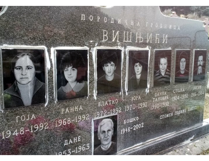 У Никољданском покољу муслиманских крвника убијено 56 недужних српских цивила који су се спремали да прославе крсну славу Светог Николу, а 13 је рањено... Најмлађа жртва двогодишња Данка Тановић... Сва њихова кривица је што су Срби... Да ли има правде на овом свијету за јошаничке српске мученике!?