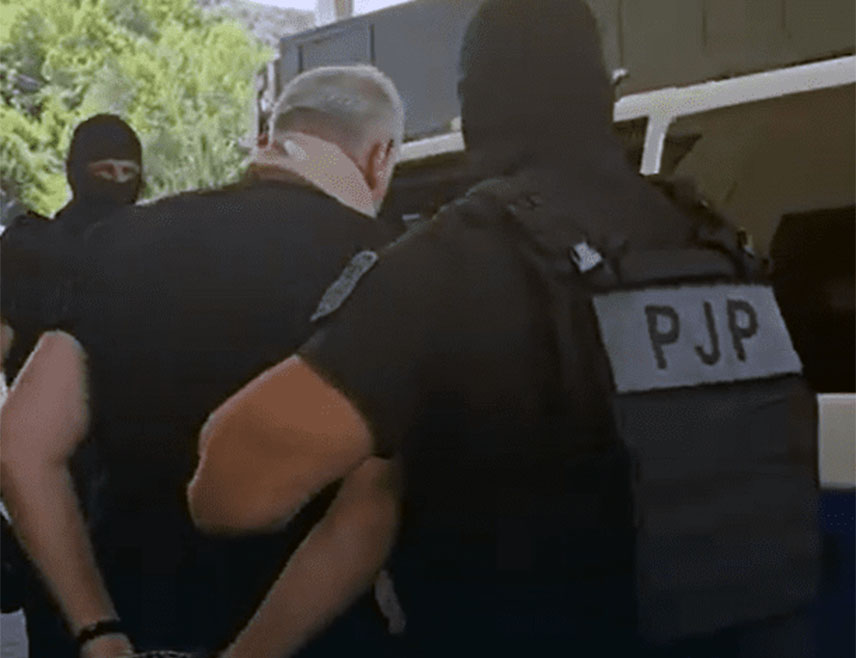 ПОДГОРИЦА, 31. ЈУЛА /СРНА/ - Вођа једне од ћелија високоризичне криминалне групе из Црне Горе изручен је данас из Србије Подгорици, саопштила је Управа полиције.