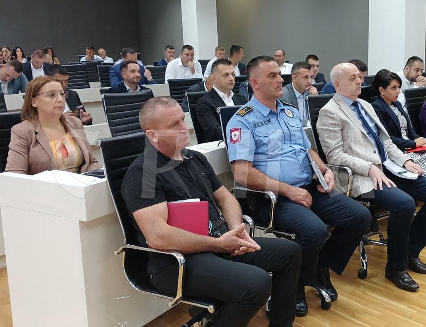 ИСТОЧНО САРАЈЕВО, 31. ЈУЛА /СРНА/ - Скупштина града Источно Сарајево закључила је на данашњој сједници да је у овом дијелу Републике Српске потребно формирати одјељење Специјалне антитерористичке јединице Министарства унутрашњих послова /МУП/.