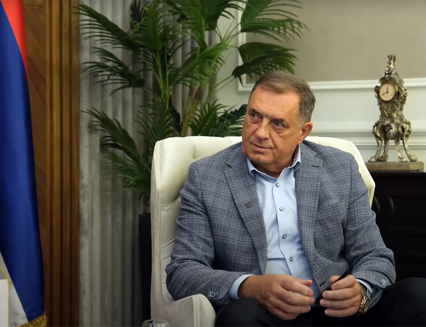 МОСКВА, 1. АВГУСТА /СРНА/ - Предсједник Јужне Осетије Алан Гаглојев позвао је предсједника Републике Српске Милорада Додика да од 18. до 20. септембра учествује на свечаностима поводом прославе 35 година од проглашења независности ове републике, саопштено је из Амбасаде Јужне Осетије у Москви.