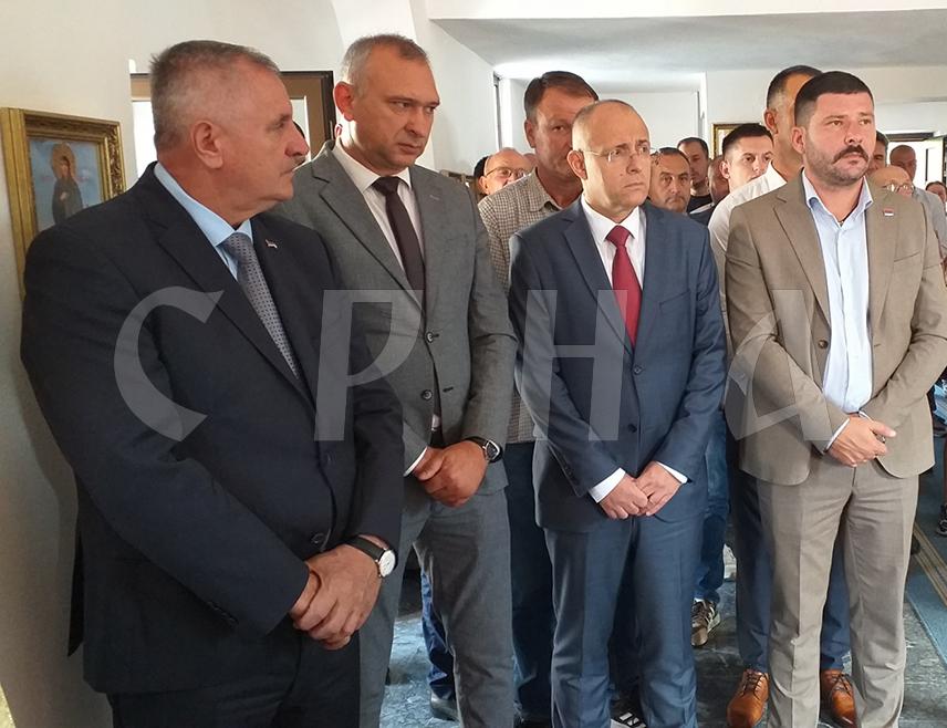 МИЛИЋИ, 2. АВГУСТА /СРНА/ - Начелник општине Милићи Марко Савић изјавио је да је свима јасно да је пресуда Суда БиХ предсједнику Републике Српске Милораду Додику политички мотивисана и да нема утемељење у праву, нити има везе са правдом.