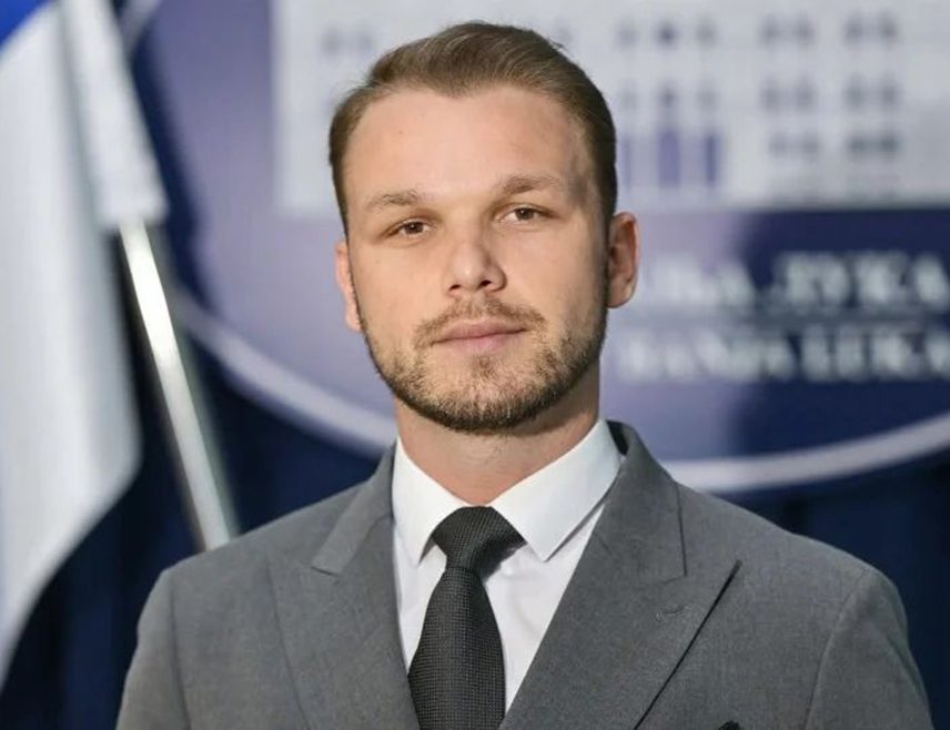 БАЊАЛУКА, 2. АВГУСТА /СРНА/ - Предсједник ПДП-а Драшко Станивуковић изјавио је да рука која нема подршку народа и легитимитет укида и поништава институцију предсједника Републике Српске, те истакао да се они који се радују пресуди предсједнику Српске Милораду Додику радују земљи која је претворена у колонију.