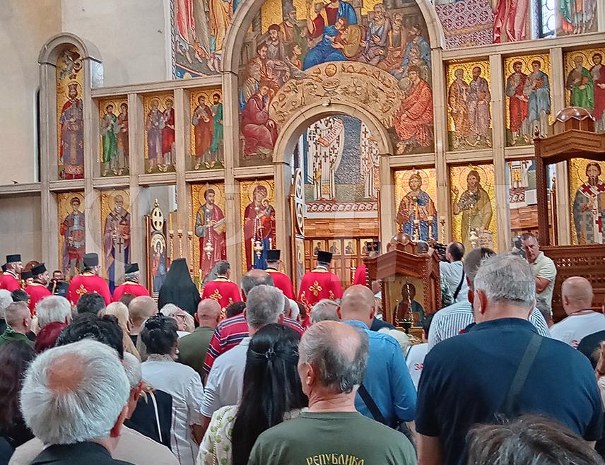 БЕОГРАД, 4. АВГУСТА /СРНА/ - У Цркви Светог Марка у Београду данас је служен парастос за цивиле и војнике Републике Српске Крајине, који су страдали у августу 1995. године у злочиначкој акцији хрватске војске "Олуја".