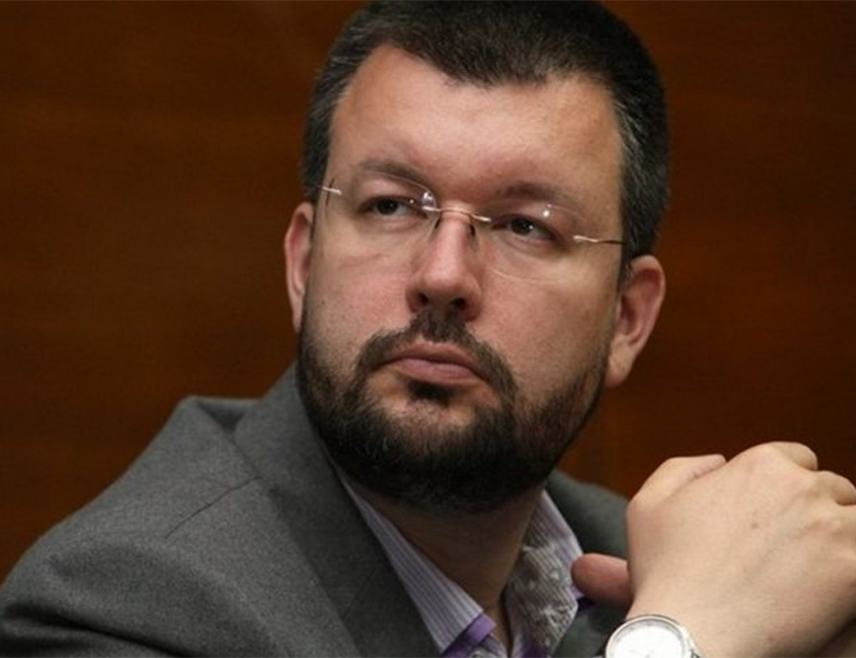 БЕОГРАД, 5. АВГУСТА /СРНА/ - Предсједник Напредног клуба Чедомир Антић упозорио је да је пресуда предсједнику Републике Српске Милораду Додику за вербални деликт, почетак процеса укидања демократије када је ријеч о Србима у БиХ.