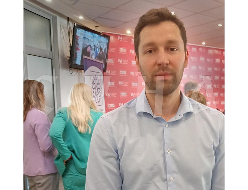 БЕОГРАД, 6. АВГУСТА /СРНА/ - Срби никада неће добити извињење Хрватске за почињене злочине над српским народом у хрватској акцији "Олуја", али као народ морају учинити све да се никад не заборави ова трагедија и велико страдање Срба на просторима НДХ у Другом свјетском рату, изјавио је Срни Сергеј Ждановић из Амбасаде Русије у Београду.