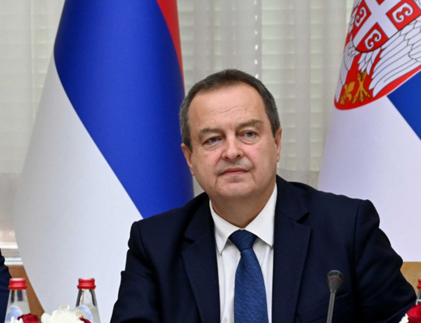 БЕОГРАД, 5. АВГУСТА /СРНА/ – Потпредсједник Владе Србије Ивица Дачић рекао је да су и Србија и Република Српска изложене спољним и унутрашњим притисцима, те навео да би било добро са Срби буду јединствени.