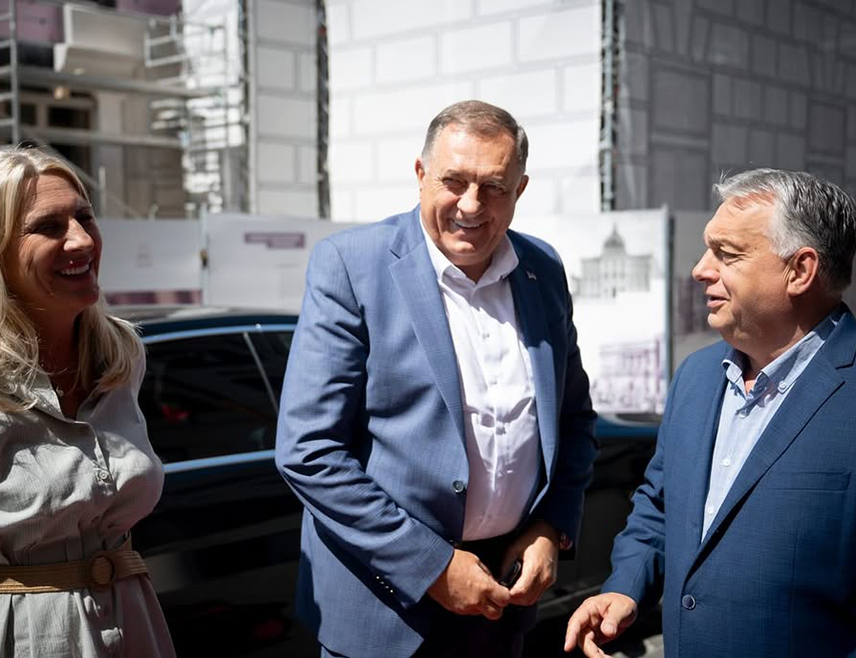БУДИМПЕШТА, 5. АВГУСТА /СРНА/ - Предсједник Републике Српске Милорад Додик осуђен је због тога што одбија да игра како Брисел свира, истакао је премијер Мађарске Виктор Орбан.
