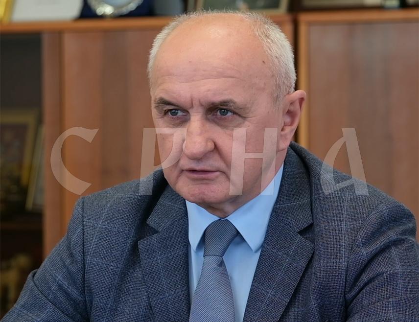 БАЊАЛУКА, 5. АВГУСТА /СРНА/ - Предсједник Социјалистичке партије Петар Ђокић изјавио је да предсједник Републике Српске Милорад Додик има пун легалитет и легитимитет који му је дао народ, те да одлука ЦИК-а то неће промијенити.