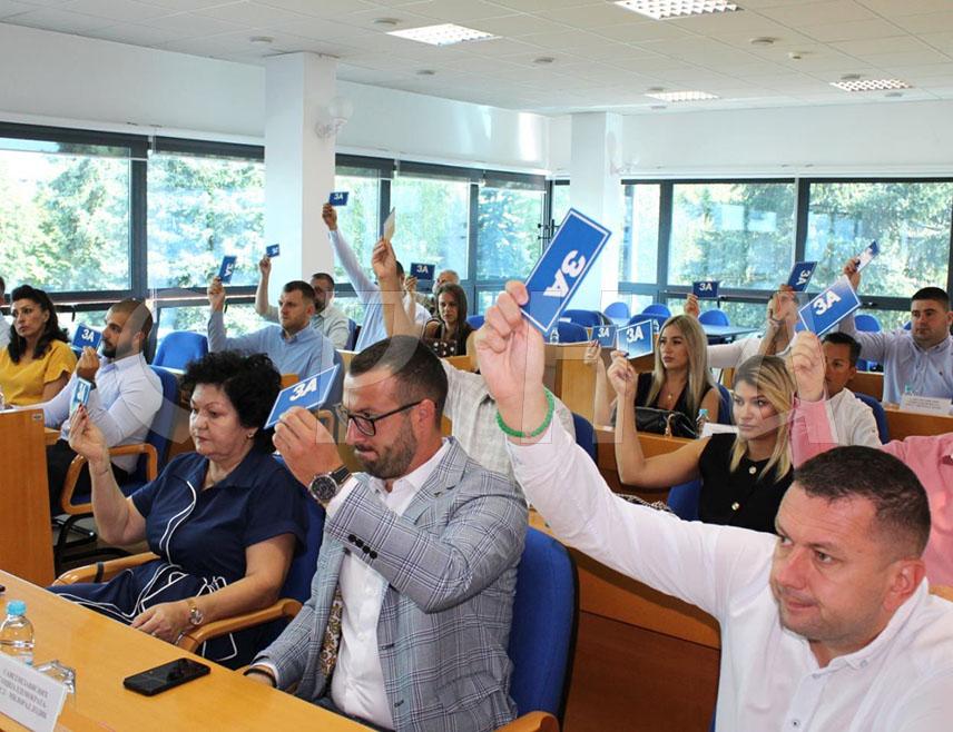 ЛАКТАШИ, 12. АВГУСТА /СРНА/ - Скупштина града Лакташи на ванредној сједници донијела је једногласно одлуку којом се одбацује пресуда предсједнику Републике Српске Милораду Додику, коју је недавно донио Суд БиХ.