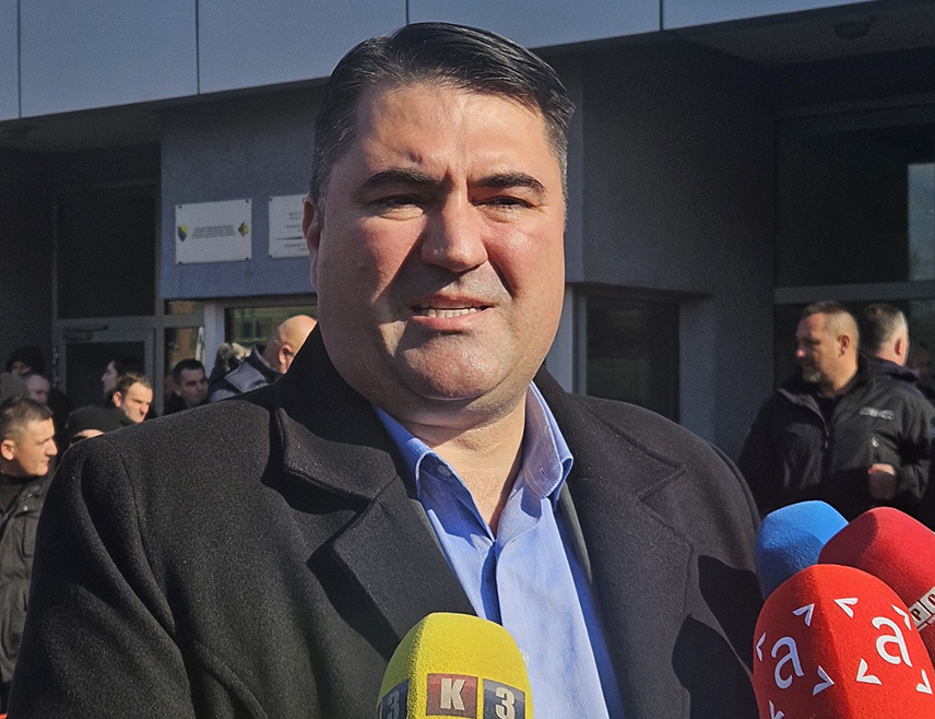 ИСТОЧНО САРАЈЕВО, 18. АВГУСТА /СРНА/ - Посланик у Представничком дому Парламентарне скупштине БиХ Мирослав Вујичић изјавио је да је политички мотовисана одлука Апелационог одјељење неуставног Суда БиХ којом је одбијена жалба адвокатског тима предсједника Републике Српске Милорада Додика, те да представља наставак монтираног процеса ради елиминације српских представника из политичког живота.