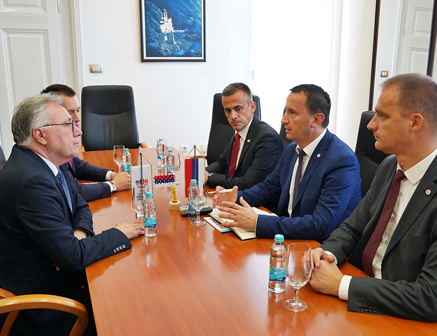 TREBINJE, August 19 /SRNA/ - Ambassador of the Russian Federation to BiH Igor Kalabukhov said today that there is great potential for developing cooperation between Trebinje and cities in Russia, especially after overcoming the current turbulent geopolitical period.