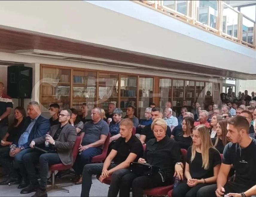 БИЈЕЉИНА, 20. АВГУСТА /СРНА/ - У Бијељини је одржана комеморација привреднику и политичару Златану Лазаревићу током које је речено да ће бити упамћен као човјек великог срца, спреман да пружи подршку и буде ослонац другима.