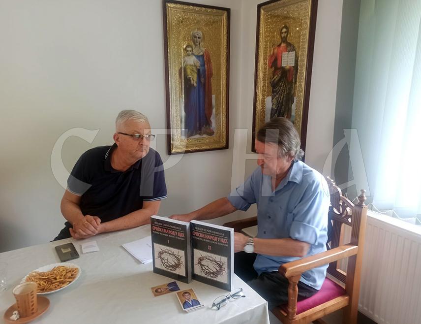 ЗВОРНИК, 21. АВГУСТА /СРНА/ - У Дрињачи код Зворника данас је представљена књига у два дијела "Српски народ у Независној Држави Хрватској /НДХ/ – Нестајање под крижом, маљем и петокраком", чији је аутор историчар Вељко Ђурић Мишина из Београда.