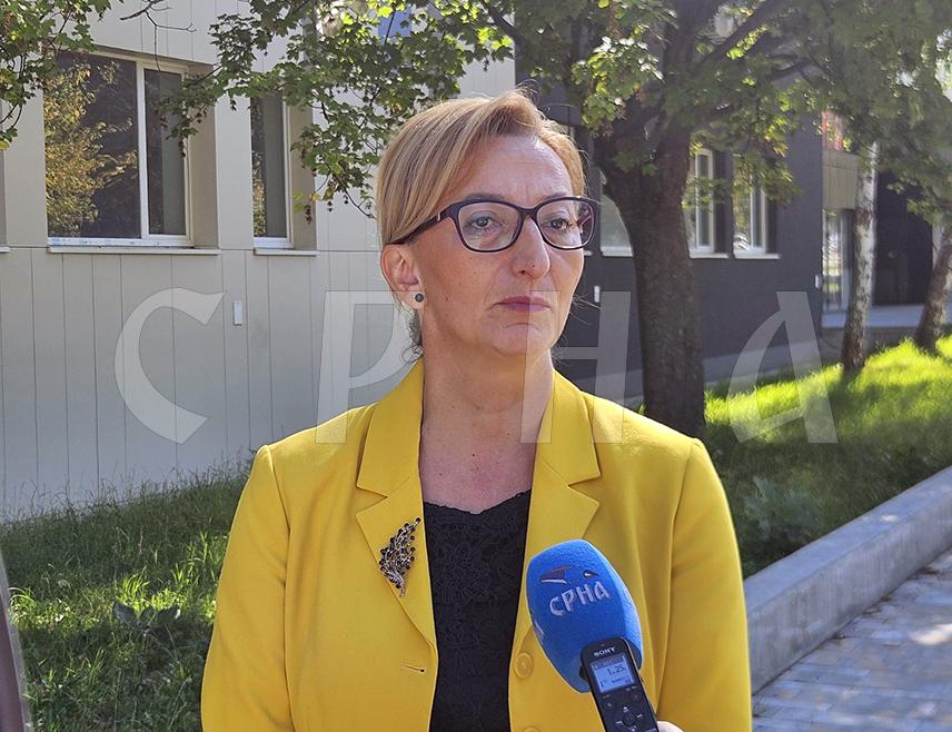 ИСТОЧНО НОВО САРАЈЕВО, 26. АВГУСТА /СРНА/ - Бруцоши у новој академској години требали би да се почетком октобра уселе у нови студенски дом у Источном Новом Сарајеву, чије је опремање у току, изјавила је за Срну директор Студентског центра Александра Бјелица.