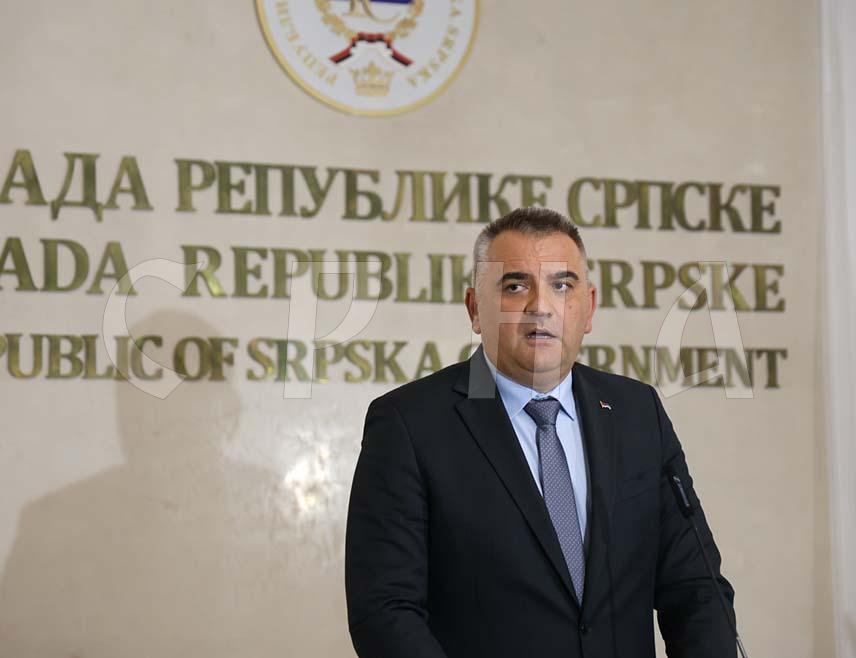 БАЊАЛУКА, 26. АВГУСТА /СРНА/ - Мандатар Репбулике Српске Саво Минић изјавио је данас у Бањалуци да би у петак, 29. августа, требало да затражи заказивање сједнице Народне скупштине о избору нове владе.