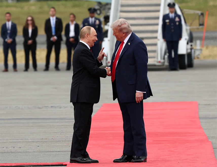 МОСКВА, 26. АВГУСТА /СРНА/ - Дијалог предсједника Русије Владимира Путина и америчког лидера Доналда Трампа промијениће свијет, изјавио је специјални представник руског предсједника за инвестиције и економску сарадњу са иностранством Кирил Дмитријев.